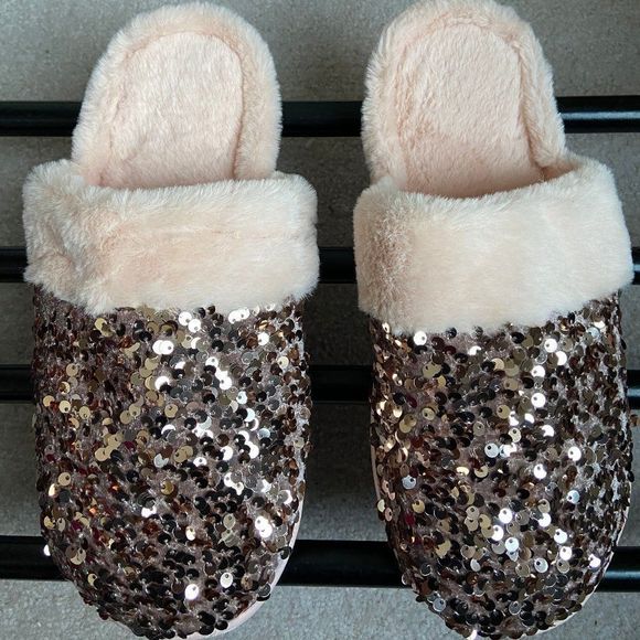 KENSIE Shoes - KENSIE Women Plush Sequin Faux Fur Slippers - BRAND NEW - NWOB
